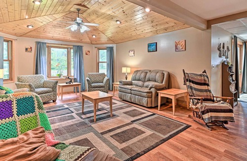 Arkdale House | Cozy Arkdale Home w/ Fire Pit, Walk to Lake!