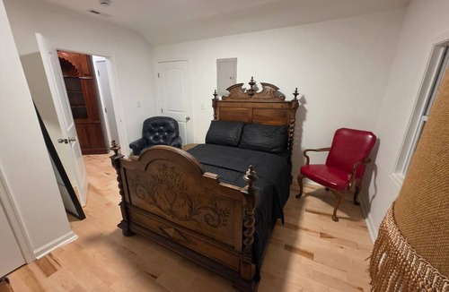 Garwyn Oaks Bed & Breakfast | Cozy Baltimore Suite Free Parking NearJohn Hopkins