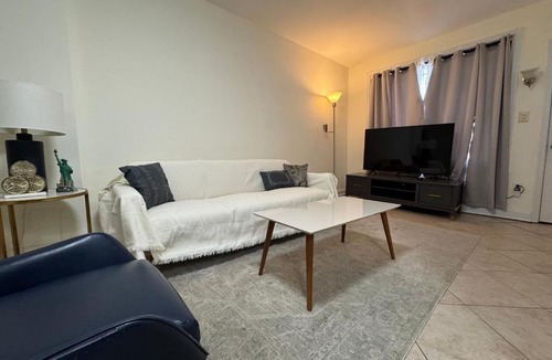 Northeast Apartment | Cozy Basement Near Union Market
