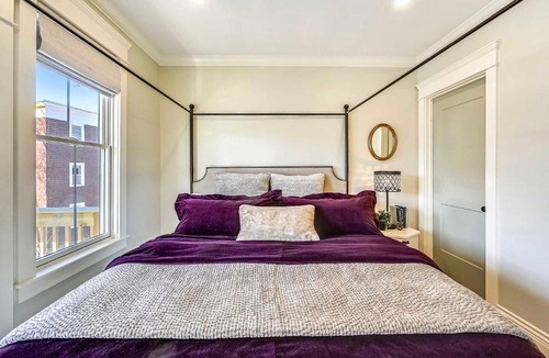 Egleston Square House | Cozy Boston Condo Near T