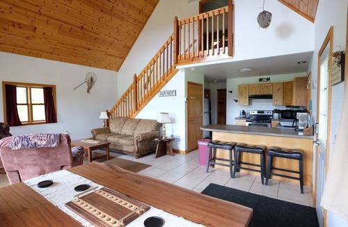 Ontario House | Cozy Cabin in the Woods near Wildcat State Park, Kickapoo River, & bike trail!