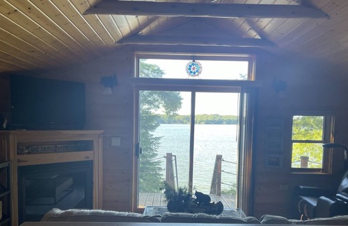 Arbor Vitae Condo | Cozy Cabin on lake - 10 mins from downtown Minocqua