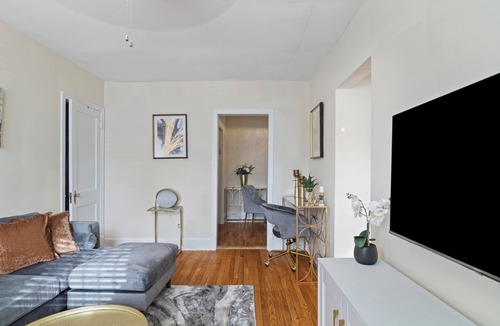 Fairlawn Apartment | Cozy charming 1-bedroom apartment in exciting Washington with AC