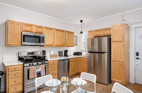 Summit - University House | Cozy Chic Retreat: 3BR Duplex in St. Paul