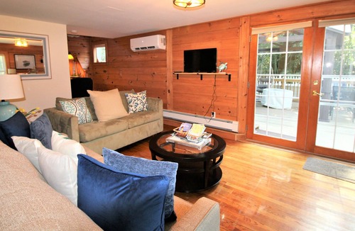 Falmouth Cottage | Cozy Cottage Close to Downtown