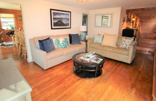 Falmouth Cottage | Cozy Cottage Close to Downtown