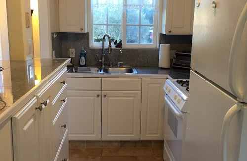 Montecito Cottage | ~*~Cozy Cottage in Montecito~*~Pet Friendly -Pool