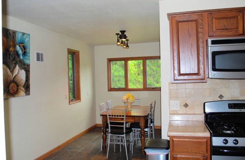 Forest Junction House | Cozy Cottage near Schwarz Supper Club, Road America, and Whistling Straights!