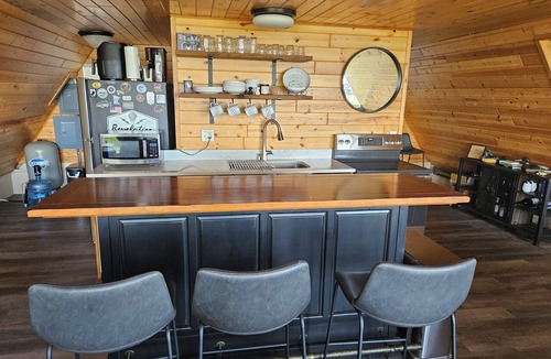 Atwater Cabin | Cozy Diamond Lake Cabin Getaway