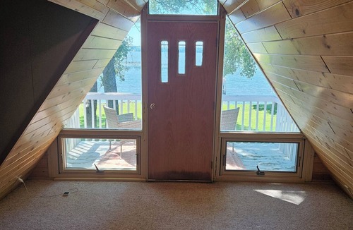 Atwater Cabin | Cozy Diamond Lake Cabin Getaway