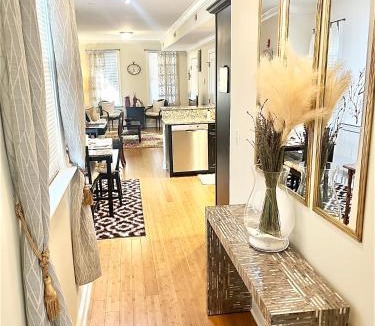 Annapolis Apartment | COZY DOWNTOWN APARTMENT-Naval Academy Vicinity