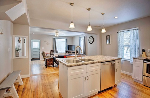 Menomonie House | Cozy East Side Retreat, Walk to UW-Stout/Downtown