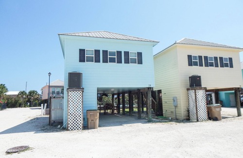 Fish Camps House | Cozy Fish Camp at the foot of the bridge