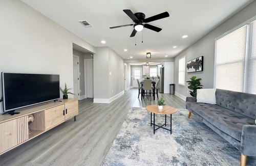 Dillard House | Cozy Gentilly Gem located 3 miles from the French quarters!