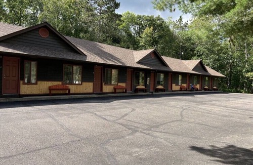 Lake Shore Apartment | Cozy Gull Lake Getaway