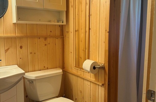Lake Shore Apartment | Cozy Gull Lake Getaway