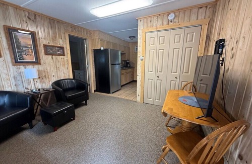 Lake Shore Apartment | Cozy Gull Lake Getaway