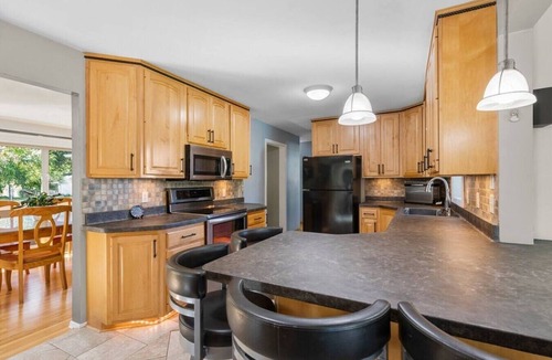 Burnsville House | Cozy Home | 20min->MSP | Dogs
