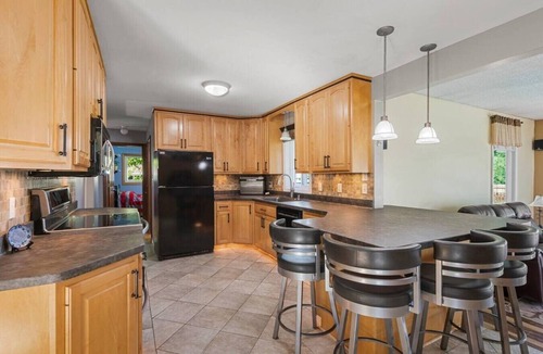 Burnsville House | Cozy Home | 20min->MSP | Dogs