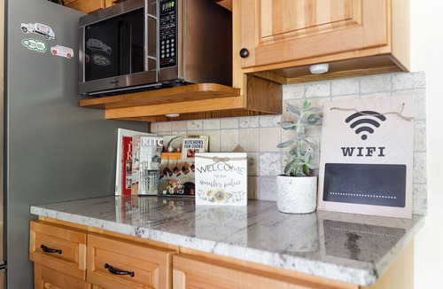 Wisconsin Dells House | Cozy Home Away From Home In Dells with Hot Tub and Firepit