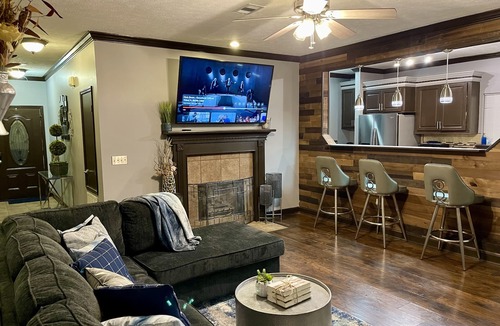 Pearl House | Cozy home w/6 person hot tub, outdoor oasis, and close to everything