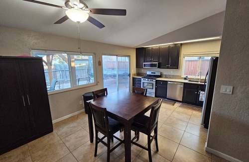 Rosamond House | Cozy house in the heart of Willow Springs