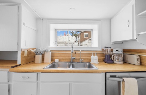 Beach Barber Tract Cottage | Cozy La Jolla Cottage w/Private Patio, Pet-Friendly, Driveway Parking