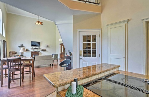 Benton House | Cozy Lakefront Benton Home ~ 20 Mi to Shreveport!