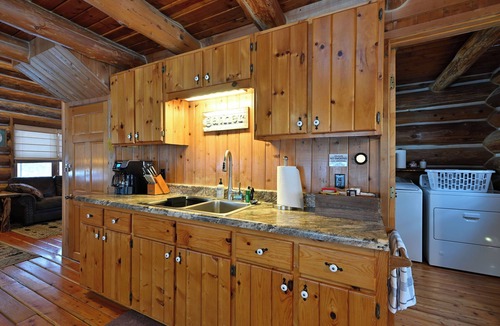 Cable Cabin | Cozy Lakefront Cabin, Dock + Trails : Trails Lodge
