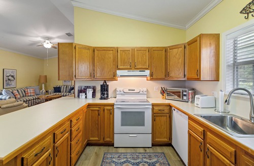 Acme House | Cozy Lakefront on Black River Lake - 2 Boat Slips - Sleeps 6