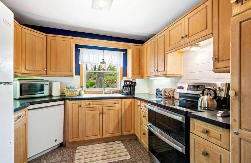 Little Sturgeon House | Cozy Lakefront Retreat | Fire Pit, Pet-Friendly & Scenic Views near Sturgeon Bay, WI