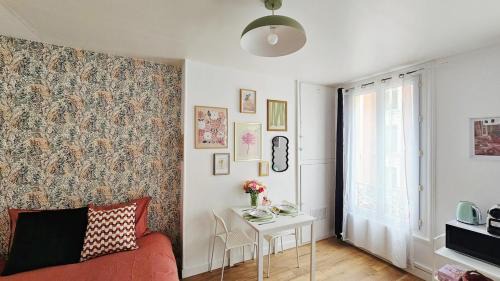 Charonne Apartment | Cozy little Parisian nest, perfect for 2 people