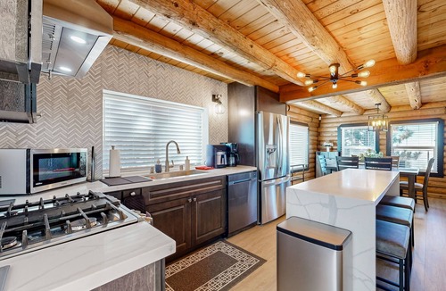 Running Springs Ski Chalet | Cozy lodge, fire place, balcony, full kitchen, great views, wifi, parking