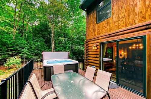 Sister Bay Cabin | Cozy Log Cabin with Hot Tub & Firepit near Pebble Beach, Sister Bay, Wisconsin