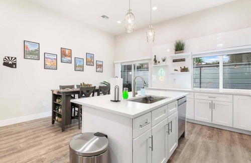 Barrio Anita House | Cozy Mega-Duplex | 8BR Summer Retreat