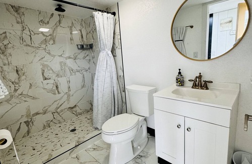 Kaweah Other | Cozy Private Suite with bathroom, 28 mins from Sequoia National Park.