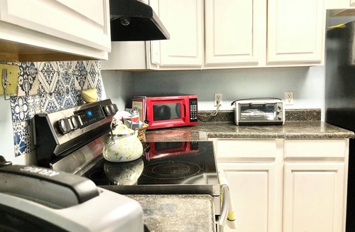 Gulf Park Estates House | Cozy, Quiet Artist Retreat A Block From The Water: Perfect for Creators