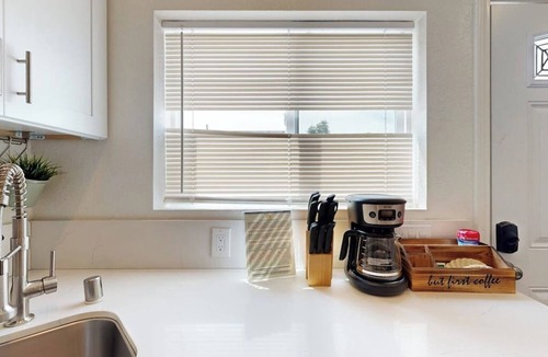 Santa Ana Heights House | Cozy, Single-Level Getaway with Fast WiFi, Kitchenette, & A/C - Dogs Welcome