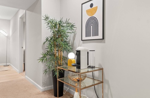 Washington Apartment | Cozy, spacious, Free parking, Metro nearby, minutes away from top DC attractions