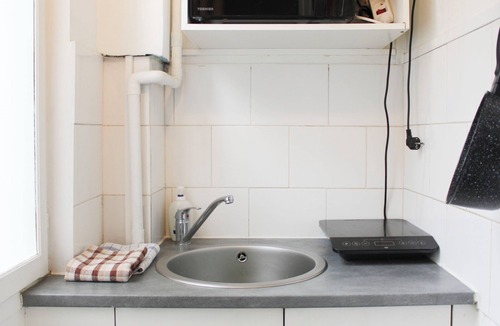 Saint-Ouen Apartment | Cozy Studio with Mezzanine – Near Metro Line 13