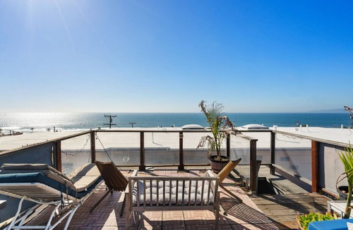 El Porto Apartment | Cozy Studio Retreat - Rooftop - Panoramic Ocean Views