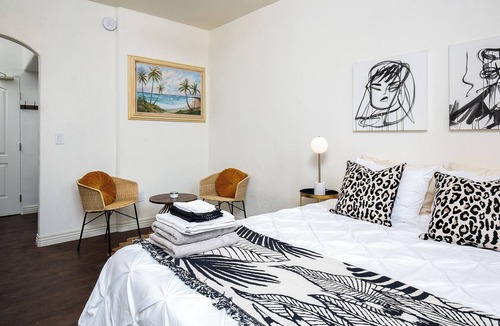 Westlake Hotel | Cozy & Stylish Spot Near Downtown LA