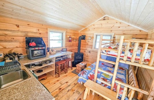 Hovland House | Cozy Tiny Cabin - Off-Grid Experience with Sled Dogs Year 'round in Minnesota