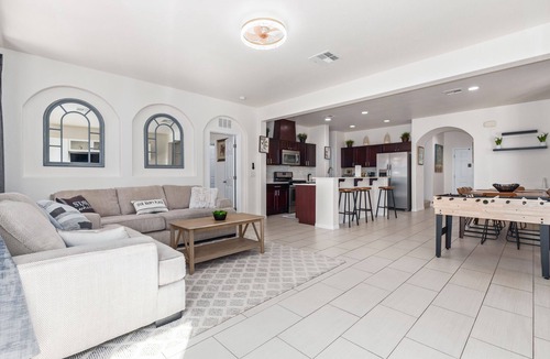 Rhodes Ranch House | ⭐️ Cozy Vegas Home - Close to Strip - 5 ⭐️