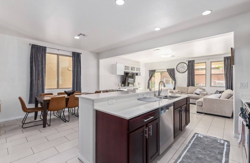 Rhodes Ranch House | ⭐️ Cozy Vegas Home - Close to Strip - 5 ⭐️