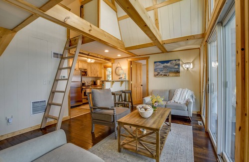 Lodi House | COZY WATERFRONT CABIN, ON SUNSET BAY, LAKE WISCONSIN ! SPRING AND SUMMER FUN !