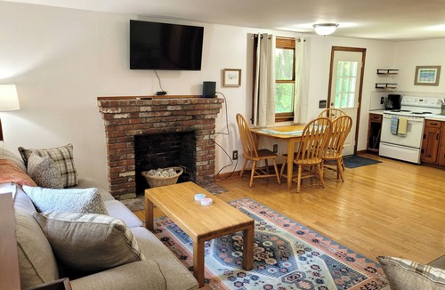 West Brewster Cottage | Cranberry Cottage: 2-bedroom cottage in peaceful Brewster with air conditioning