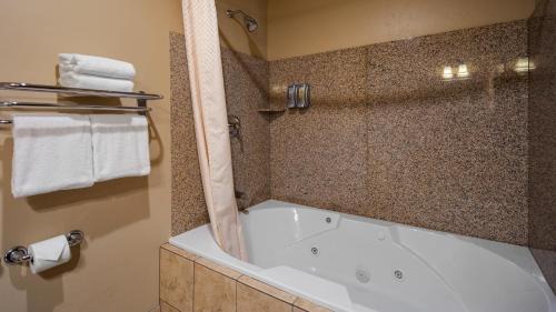 Crandon Hotel | Crandon Inn & Suites