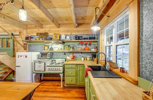 Hartland Cabin | Creekside Cabin ~ 26 miles to Kings Canyon!