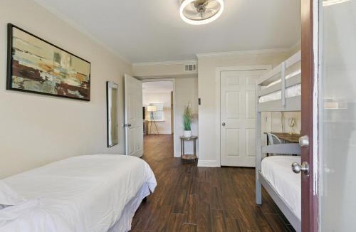 Treme Apartment | Cute 2Bed 1bath, 7blocks from French Q, steps to Jazz venues, free gated pk include